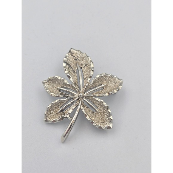 Sarah Coventry Jewelry - Vintage Sarah Coventry Silver Tone‎ Textured Leaf Brooch Pin Costume Jewelry
